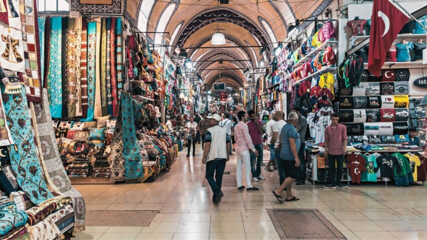 Cuma Namazı vaktinde çalışmak caiz midir?